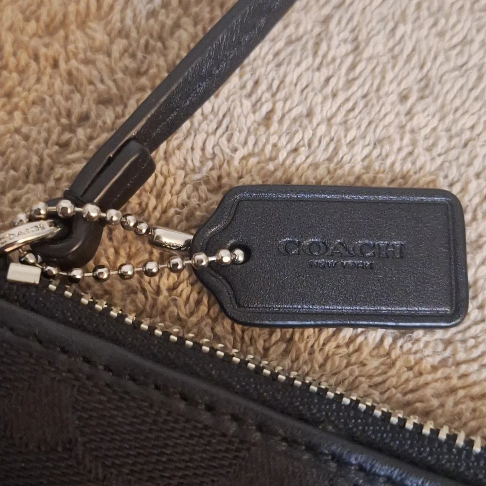 Coach Signature Black Wristlet
